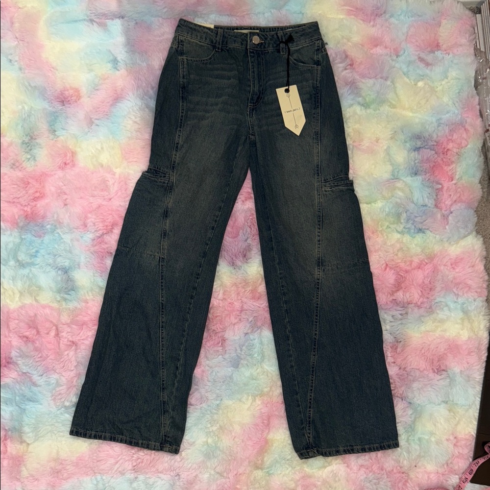 Wide Leg Dark Wash Jeans - Black